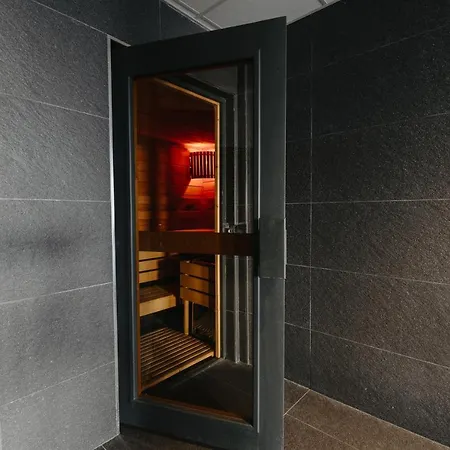 Le Meez 4* قرقشونه