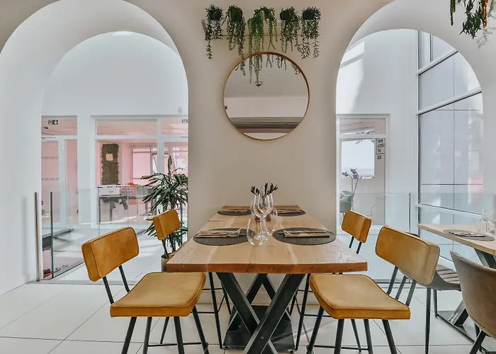 Le Meez 4* Каркассон