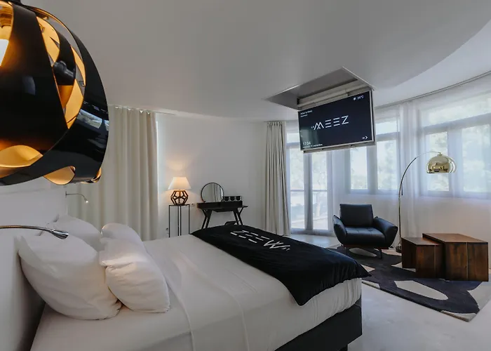 Le Meez Hotel